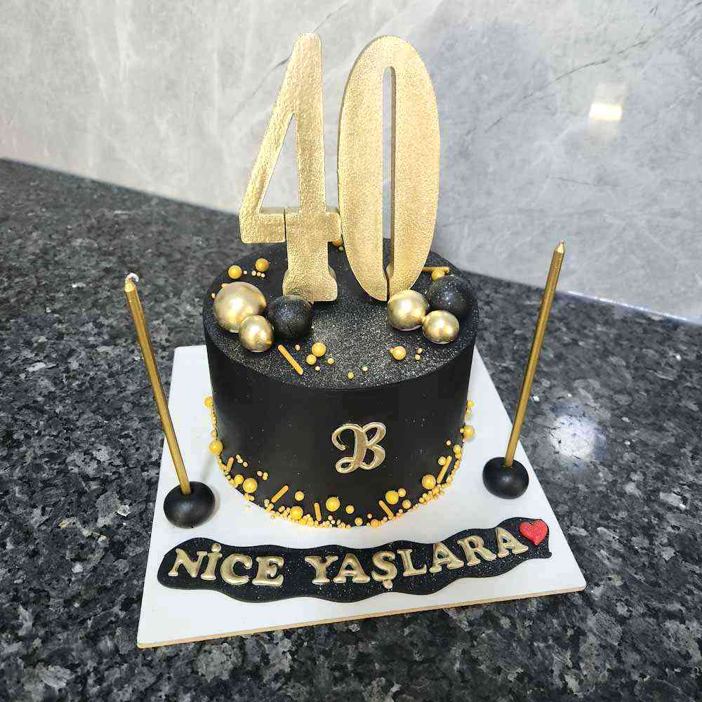 Özel Tasarım 40 Yaş pastası Siyah ve Gold buluşması Hem Erkek hem Kadın için özel pasta