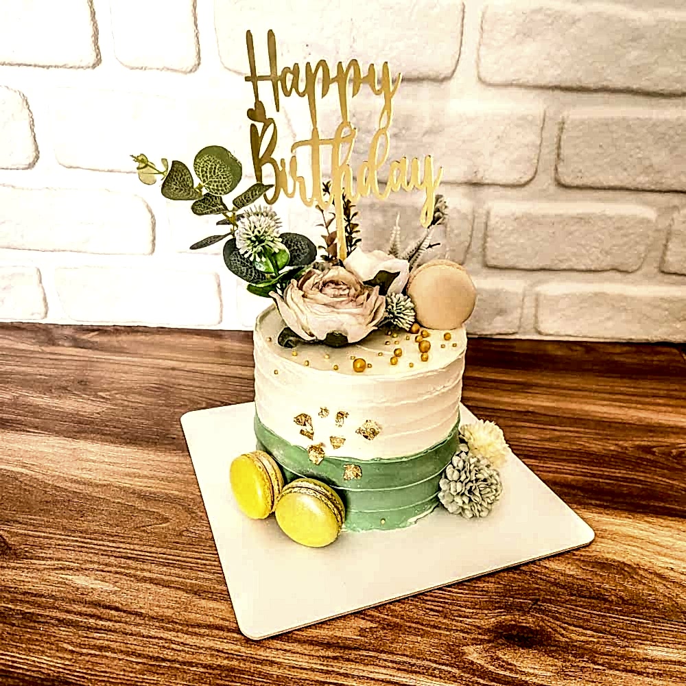 Yapay Çiçekli Tasarım Pasta