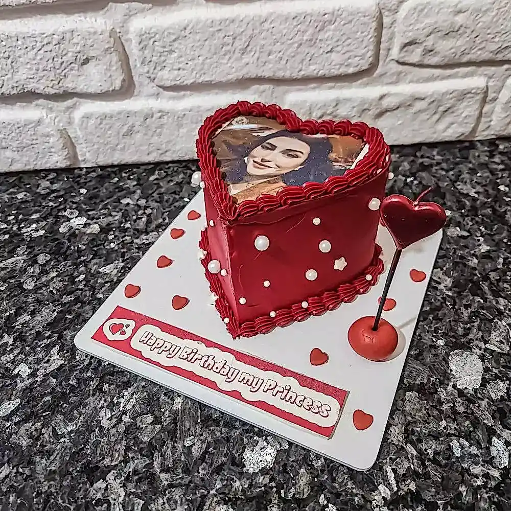 Kalpli Resimli Pasta